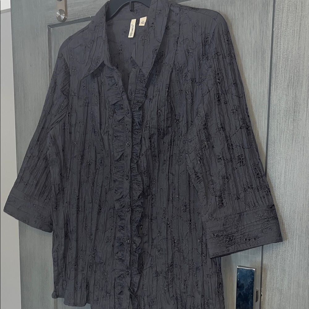 St. John's Bay 2X Black Button-Down Shirt w/ Ruffle Detail, casual, plus - Picture 5 of 7